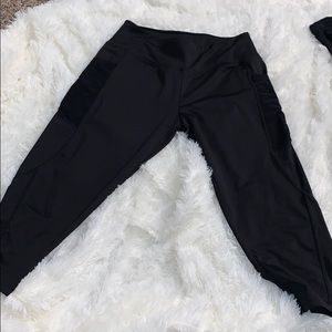 Black cropped leggings